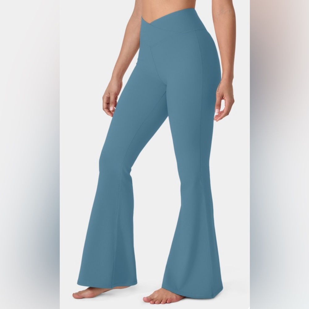 Women’s Halara Crossover Flare Legging || Petite XS